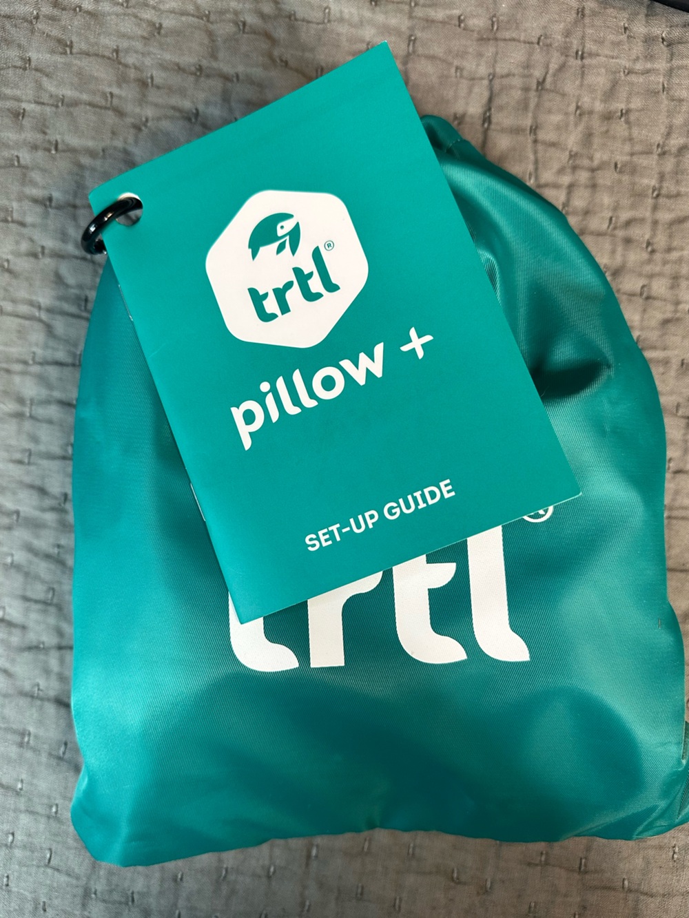 TRTL Travel Pillow in green